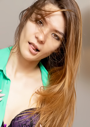 Sex Hungry Slim Chick Altera Pars