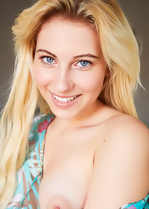 Hot Blond Angel Lilly Bella