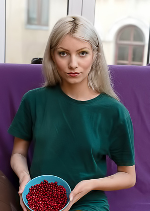 Vasya Sylvia In Sweet And Juicy