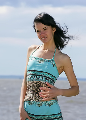 Anais Ready To Get Naked Outdoors