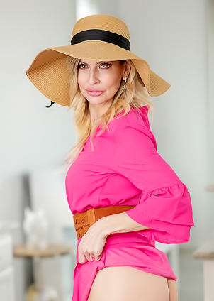 Gigi Dior In You Must Be Made Of Sugar