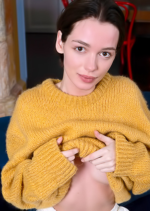 Ana Moloko In Casual Encounter