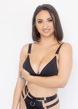 Hailey Rose Getting Her Pussy Licked And Dicked By Max Fills