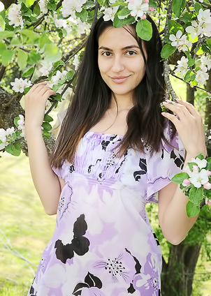 Cira Nerri Offering A Tempting Rear View Of Her Bare Pussy