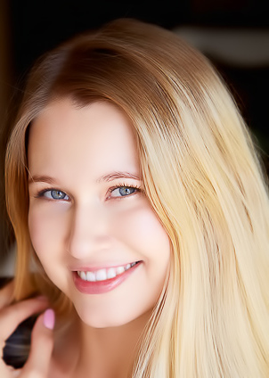 Stella Cardo Teasing Glimpse Of Her Gorgeous Big Breasts