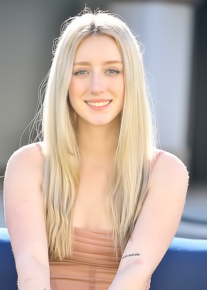 Izzy Squirt In Public