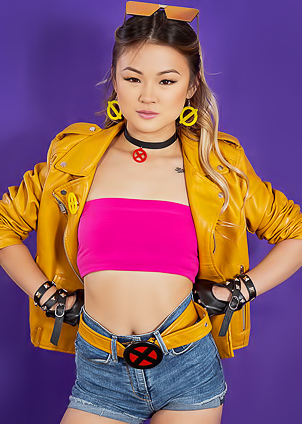 Asian Babe Lulu Chu Giving Blowjob