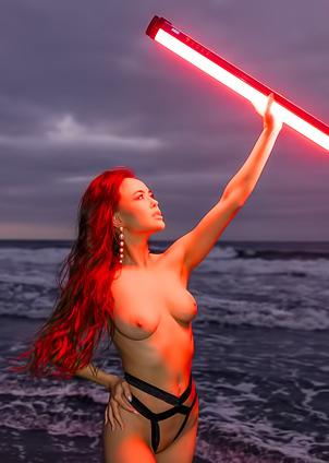 Li Moon At Sunset Like Beautiful Sexy Girl Spreads Her Legs