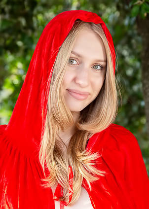 Lia Pink Fondling Her Lovely Breasts And Voluptuous Round Booty