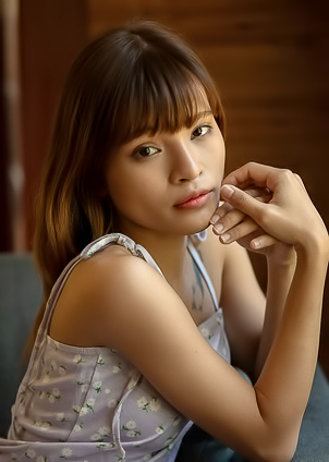 Oopeve Sunlight Dances Across The Asian Cutie’s Slender Figure