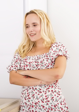 Loli Pop Gets Dirty In The Kitchen