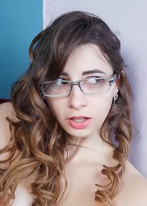 Gorgeous Big Boobs Hottie Elle Mira