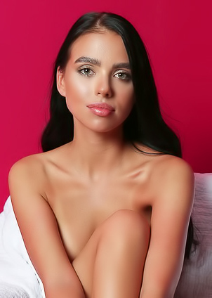 Venice Lei Spreads Her Sexy Legs