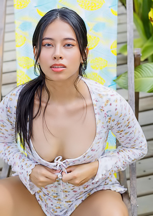 Leyla Grey Undressing And Masturbating With A Dildo