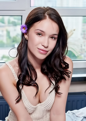 Wikki Perfectly Naked With Her Firm Round Booty