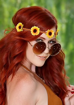 Elle Alexandra - Hippie Redhead In Denim Shorts - Shaved Pussy Fingering