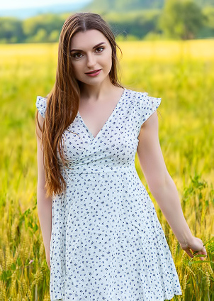 Julia K laying it out on the green, flaunting her killer body and bubble butt