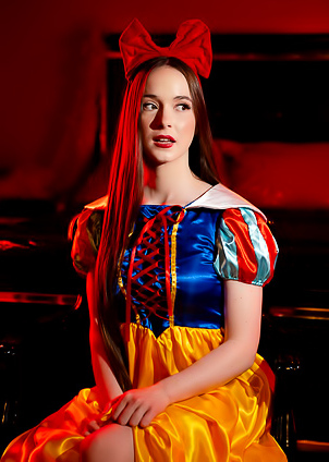 Bianca Beauchamp And Hazel Moore With Tight Natural Curves In Snow White XXX: A Porn Parody