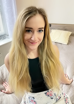 Dee Dee Her Meaty Bare Twat Eats Those Fingers