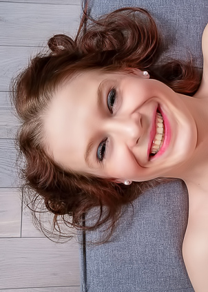 Jesie Roses Hands Travel Slowly, Prepping You for the Big Reveal