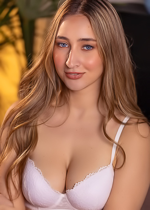 Lula Stocch Pauses, Bra And Panties Clinging, To Be Spotlit