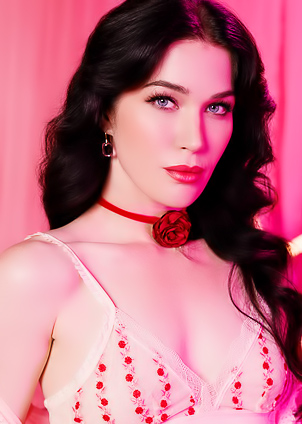 Evelyn Claire Sexy Naked Chick In Hot Lingerie